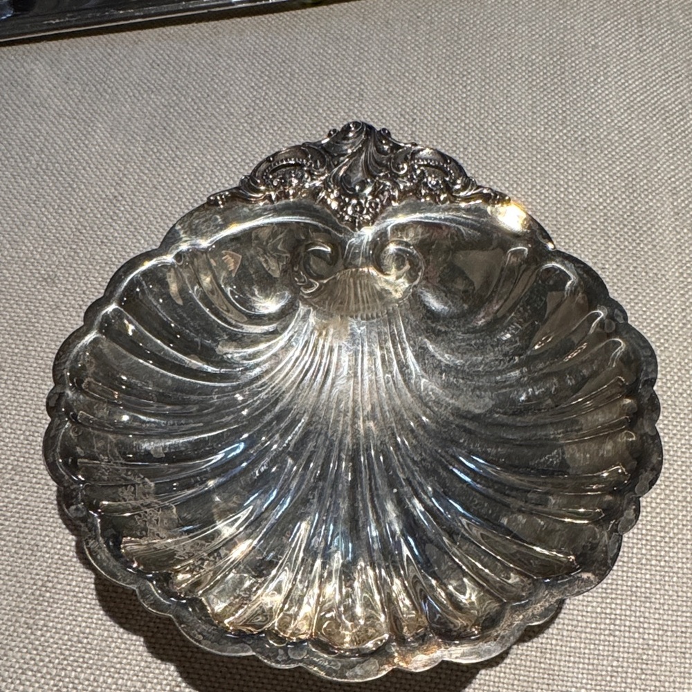 Wallace Silversmiths Silver Scallop Serving Dish